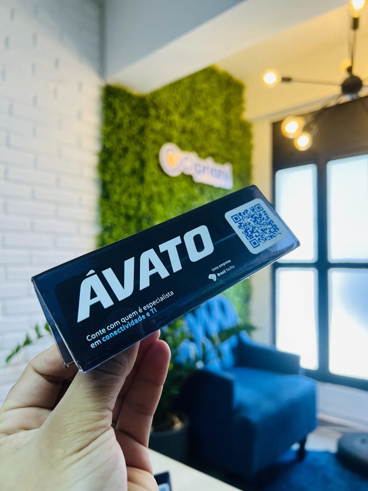 Acrilico blu Espositore Avato Ufficio Brasile Tecpar Faria Lima SP Stampa UV