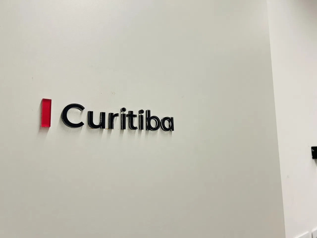 Lettere in acrilico Curitiba Morumbi Zona Sud Porta Stati Identificazione Nero Towers Elfa Nome Ufficio EZ