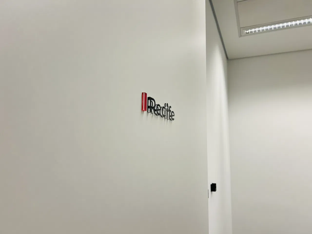 Lettere Caixa Morumbi Zona Sud Ufficio Nome Identificazione Towers Elfa Porta EZ Paulo Preto Acrilico Recife Stati