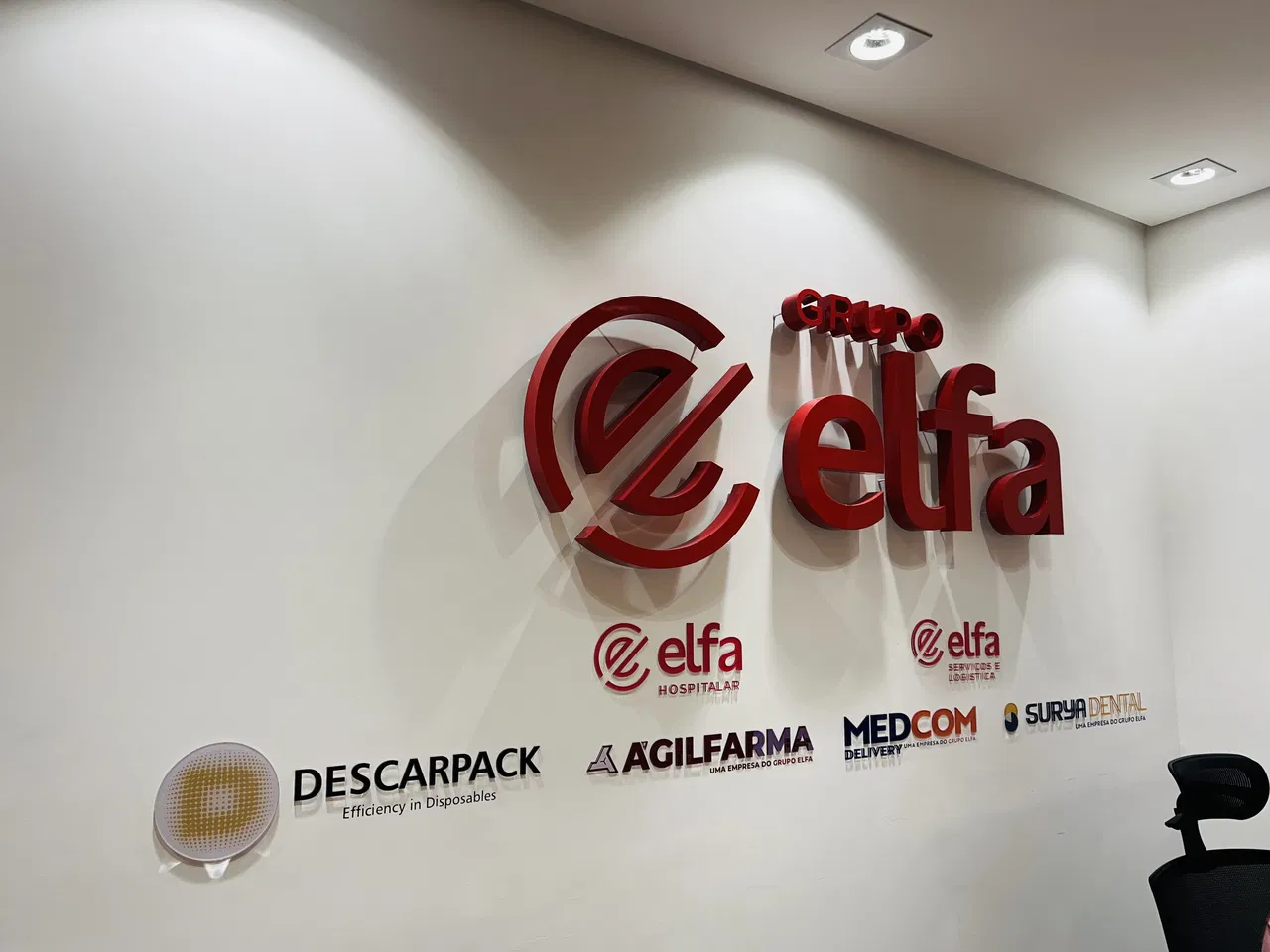 Lettere, Morumbi, Zona Sud, Elfa Towers, Ufficio, Reception, Parete EZ, Rosso