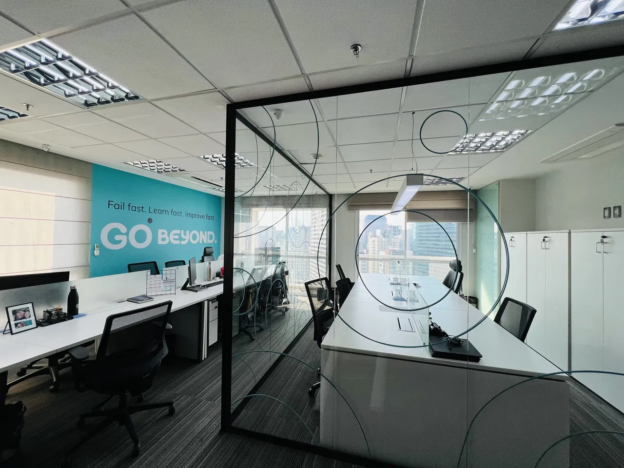 Adesivo Aquario Go Vidro SP Escritório Vista Digital Impressão Bela UV Circulos Otima Divisória Grupo Sala Recorte Verde