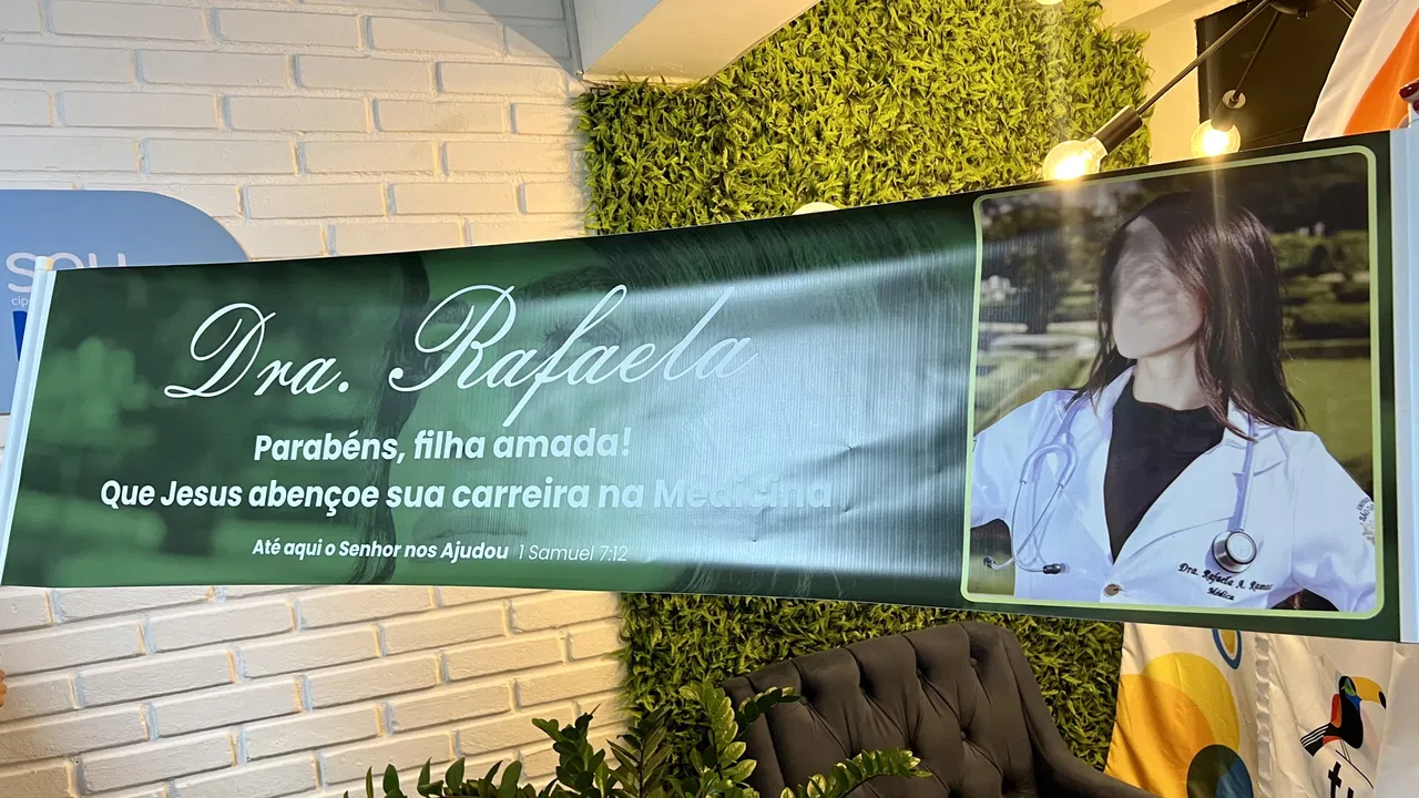 Nastro in tela per la cerimonia di laurea, platea verde, cerimonia di consegna dei diplomi