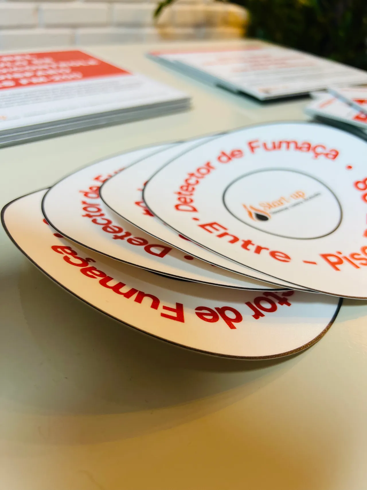 Adesivo Instruções Avisos Sinalização Incendio Laminado Entre Gráfica Chao Piso Impressão Fumaca Detector