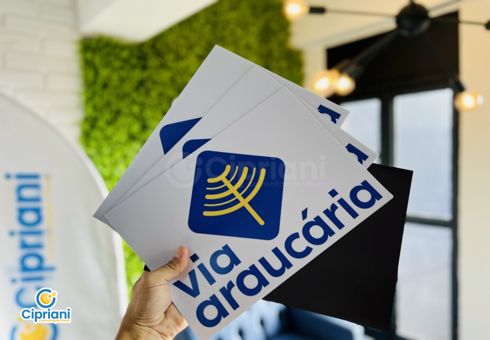 Imã personalizado para carros de frotas de empresa Cipriani Comunicação Visual