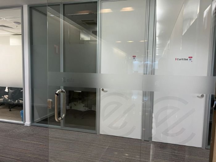Adesivo Jateado para Escritórios em São Paulo Exemplo 2 | Cipriani Comunicação Visual