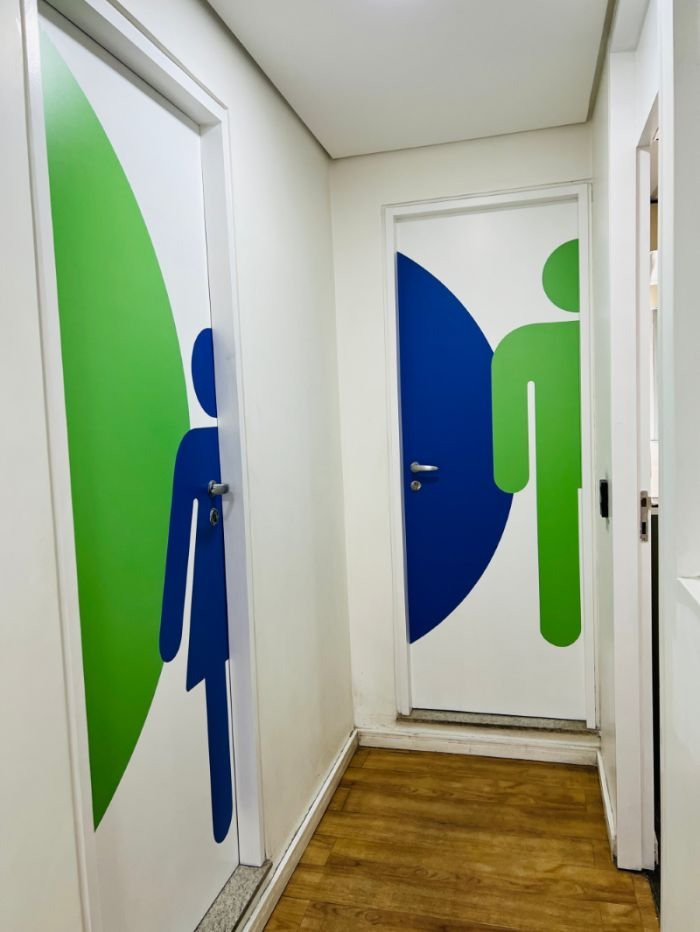 Adesivo para Porta em São Paulo Exemplo 1 | Cipriani Comunicação Visual