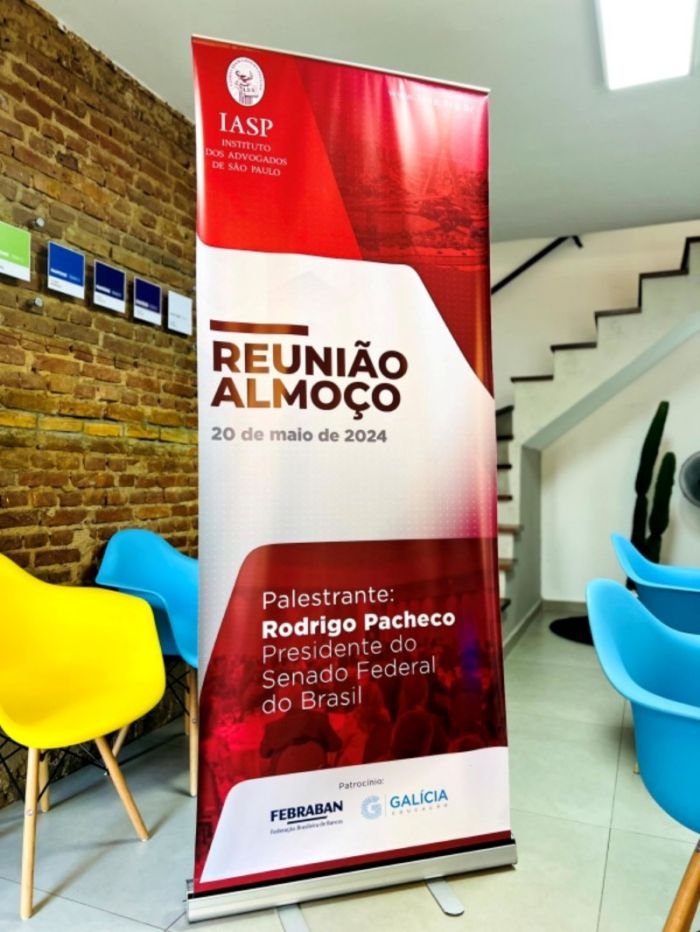 Sim, acompanha bolsa de nylon. | São Paulo | Cipriani Comunicação Visual