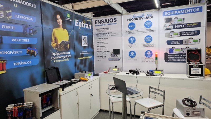Envelopamento de Stand em São Paulo Slide 2 | Cipriani Comunicação Visual