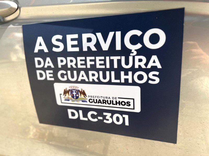 Não, requer superfície ferrosa (magnética). | São Paulo | Cipriani Comunicação Visual