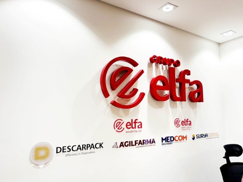Têm fundo (fechadas) ou abertas (calha). | São Paulo | Cipriani Comunicação Visual