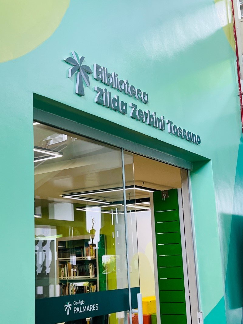 Pode molhar (uso interno e externo). | São Paulo | Cipriani Comunicação Visual