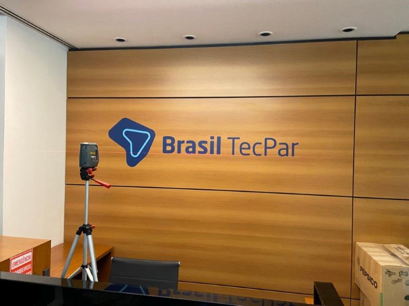 O PVC amarela com o tempo? | São Paulo | Cipriani Comunicação Visual