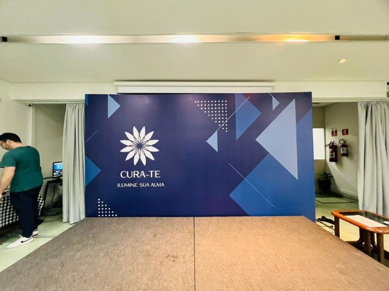 Reflete flash de câmera? | São Paulo | Cipriani Comunicação Visual