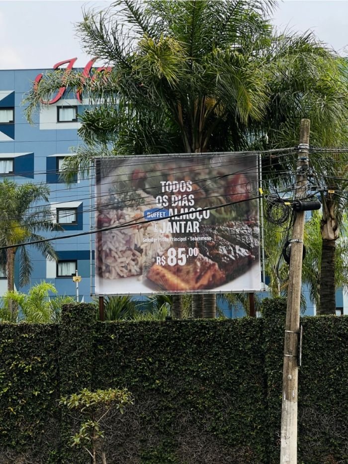 Lona Perfurada com Impressão em São Paulo Slide 1 | Cipriani Comunicação Visual