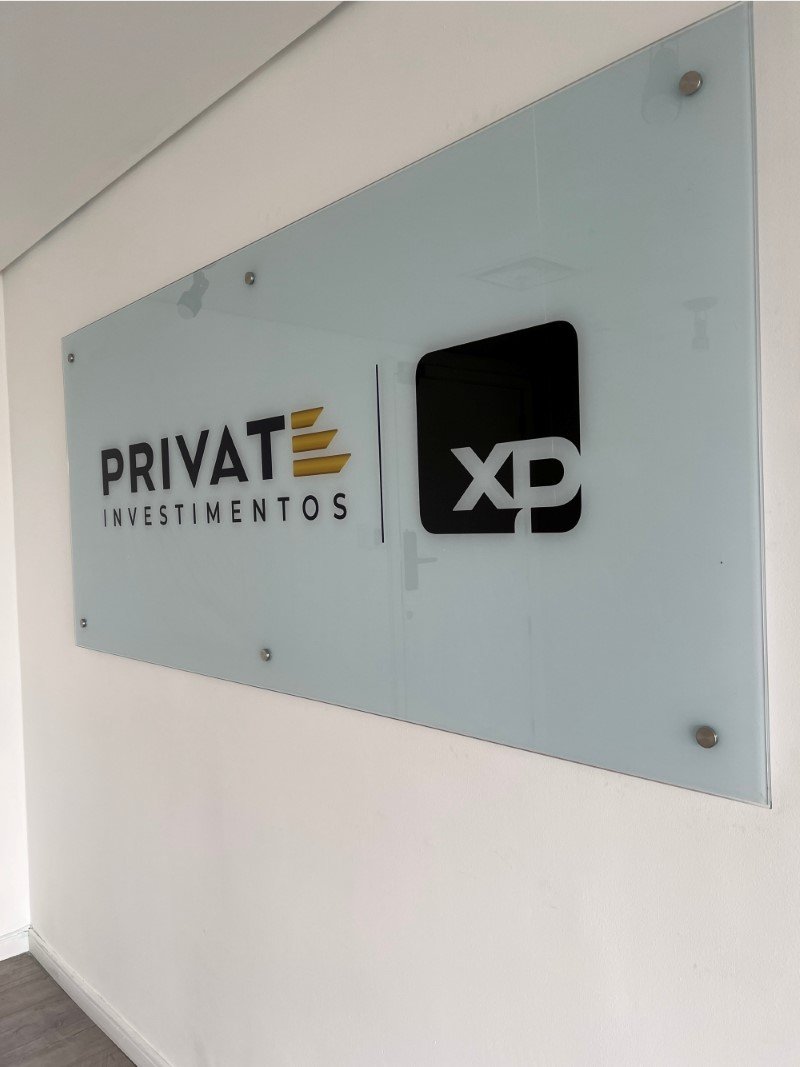 Precisa preparar a parede antes? | São Paulo | Cipriani Comunicação Visual