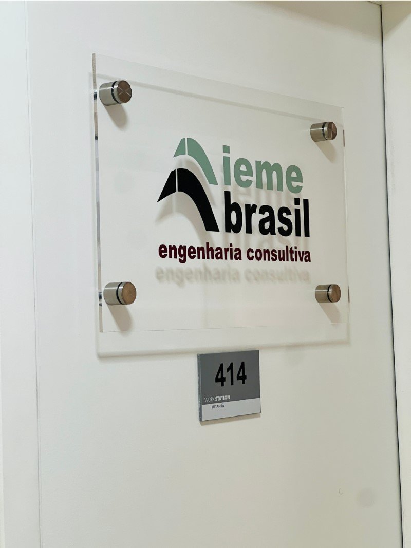 Placa de Porta para Escritório em São Paulo Exemplo 2 | Cipriani Comunicação Visual