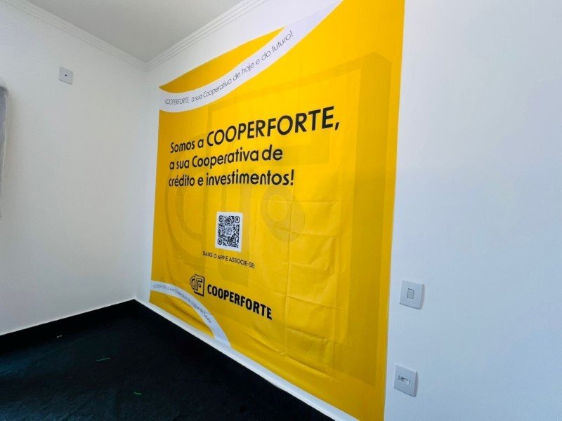 Tem costura no meio? | São Paulo | Cipriani Comunicação Visual