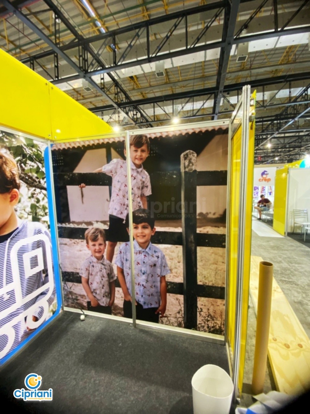 Adesivação de Stand para Evento de Moda Infantil, Compre Já 1 Imagem Adesivação de Stand para Evento de Moda Infantil, Compre Já 1 Imagem