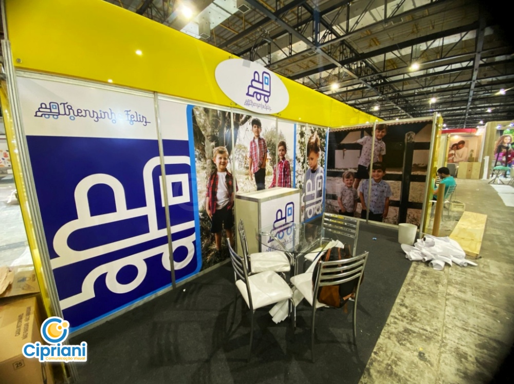 Adesivação de Stand para Evento de Moda Infantil, Compre Já 2 Imagem Adesivação de Stand para Evento de Moda Infantil, Compre Já 2 Imagem