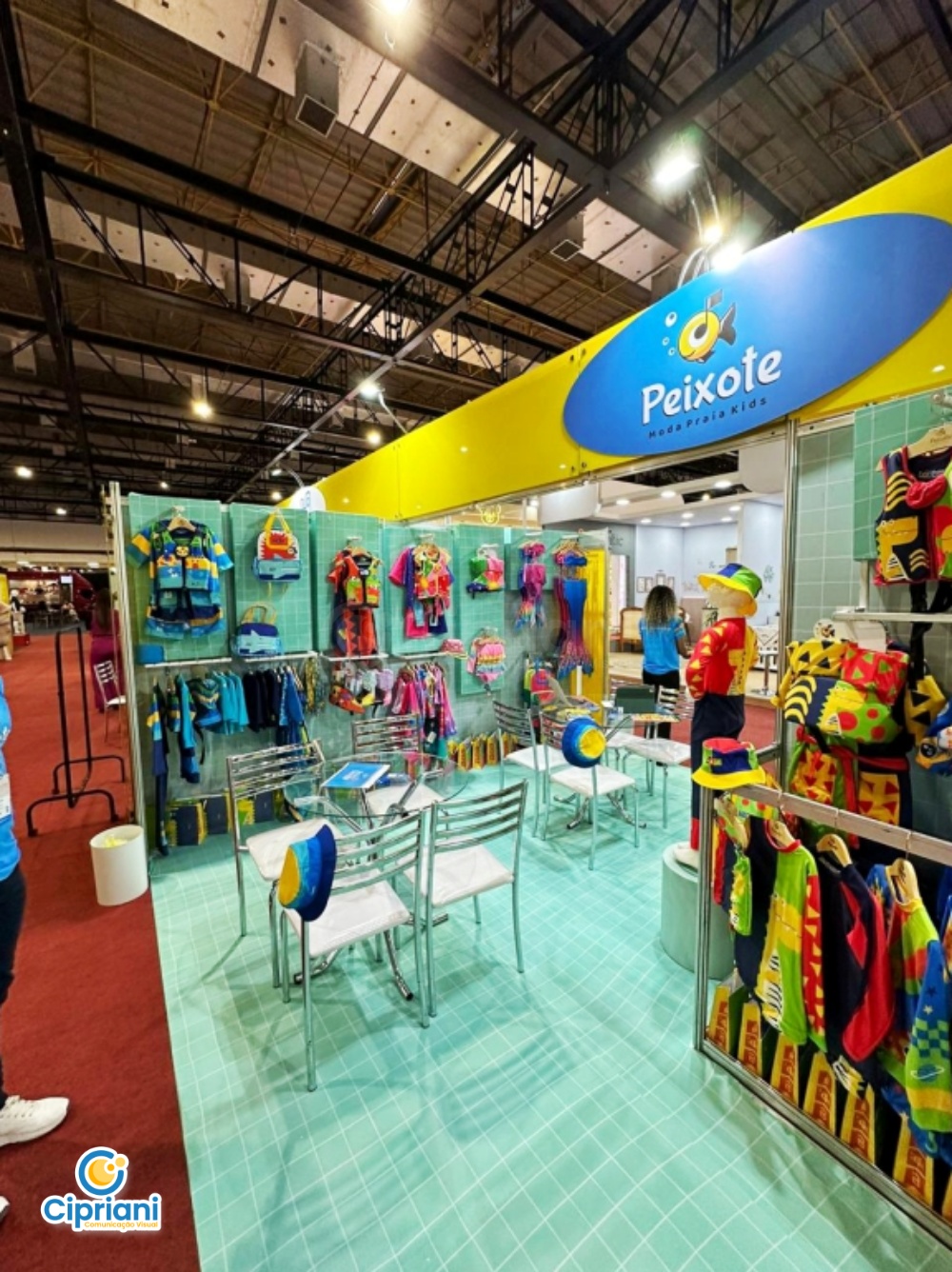 Adesivação de Stand para Feira de Roupas Infantis, Conheça 1 Imagem Adesivação de Stand para Feira de Roupas Infantis, Conheça 1 Imagem