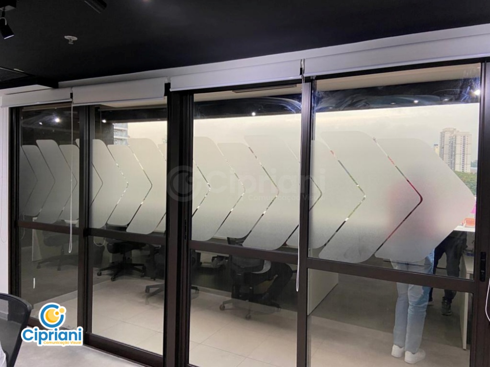 Adesivação Decorativa Jateada em Flechas, Saiba Mais 2 Imagem Adesivação Decorativa Jateada em Flechas, Saiba Mais 2 Imagem