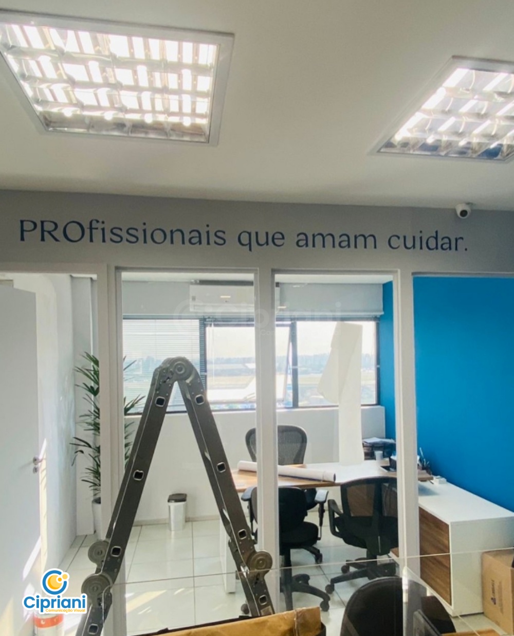 Adesivo para Escola de Beleza e Estética Rosa e Azul 5 Imagem Adesivo para Escola de Beleza e Estética Rosa e Azul 5 Imagem