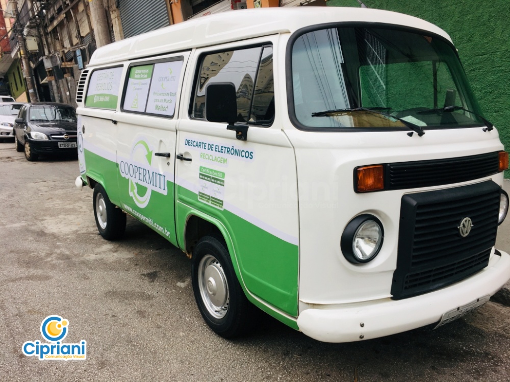 Adesivo para Veículo Kombi Verde, Cooperativa Verde e Branco 1 Imagem Adesivo para Veículo Kombi Verde, Cooperativa Verde e Branco 1 Imagem