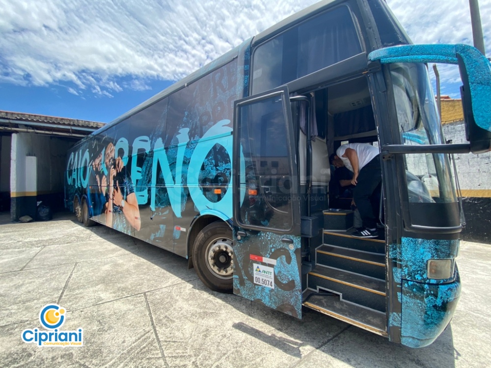 Adesivo para Veículo Ônibus de Cantor Sertanejo Azul e Preto 2 Imagem Adesivo para Veículo Ônibus de Cantor Sertanejo Azul e Preto 2 Imagem