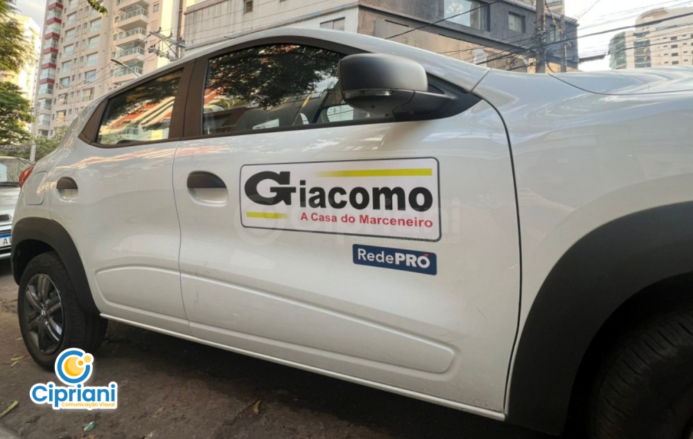 Adesivo em Veículo Personalização de Frota Amarelo e Branco 1 Imagem Adesivo em Veículo Personalização de Frota Amarelo e Branco 1 Imagem