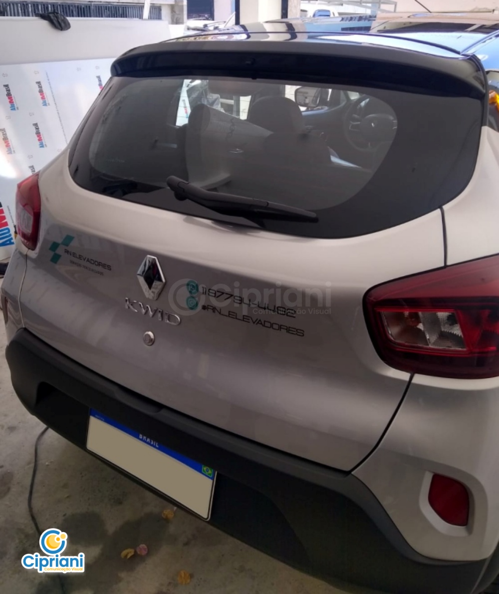 Adesivo para Veículo Sem Fundo em Carro Cinza Prata e Azul 2 Imagem Adesivo para Veículo Sem Fundo em Carro Cinza Prata e Azul 2 Imagem