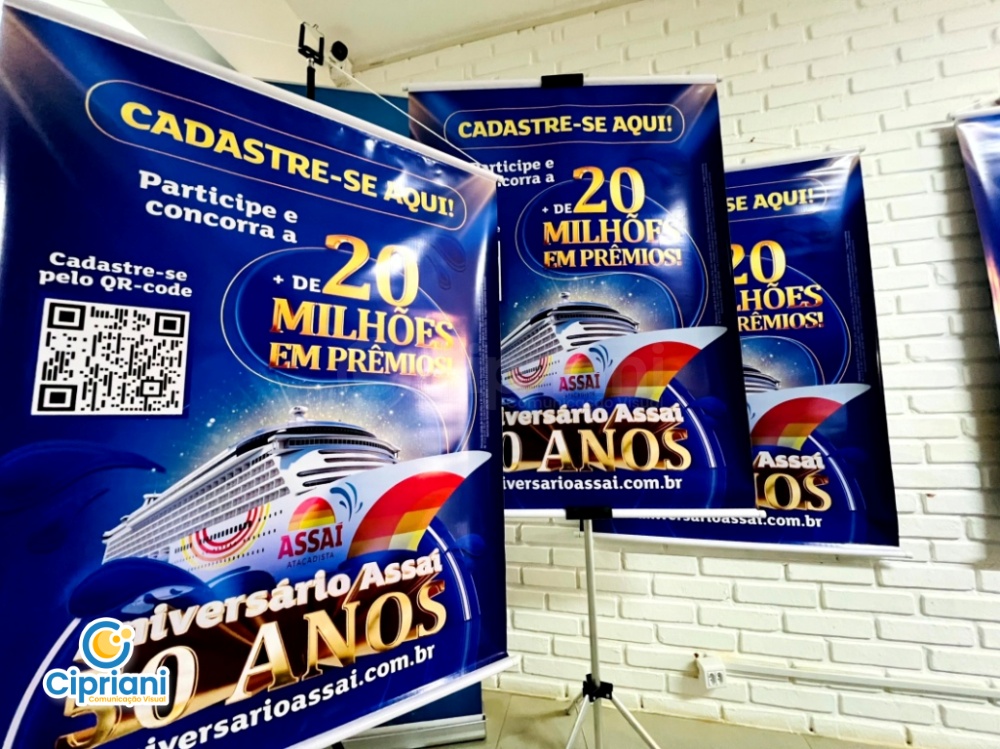 Banner com Tripé em Azul e Vermelho, Orçamento Rápido 1 Imagem Banner com Tripé em Azul e Vermelho, Orçamento Rápido 1 Imagem