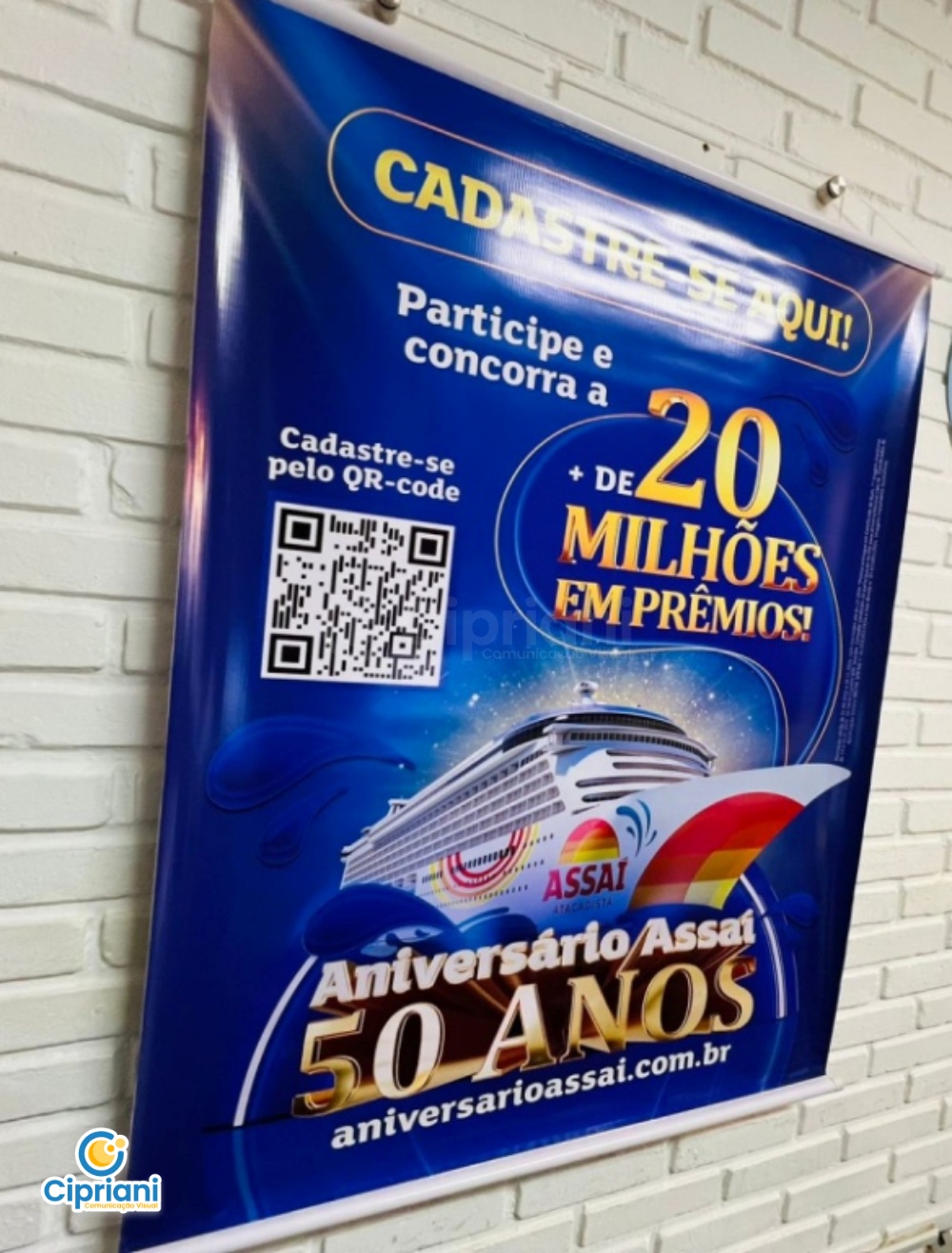 Banner com Tripé em Azul e Vermelho, Orçamento Rápido 3 Imagem Banner com Tripé em Azul e Vermelho, Orçamento Rápido 3 Imagem