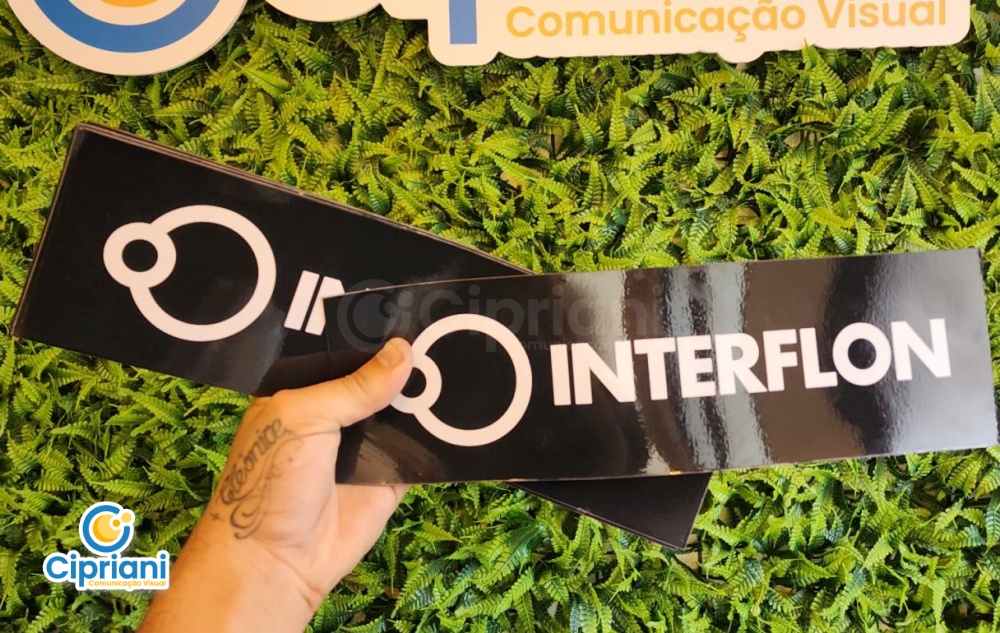 Imã Adesivado Personalizado Pequeno Preto e Branco | Projetos Cipriani Comunicação Visual
