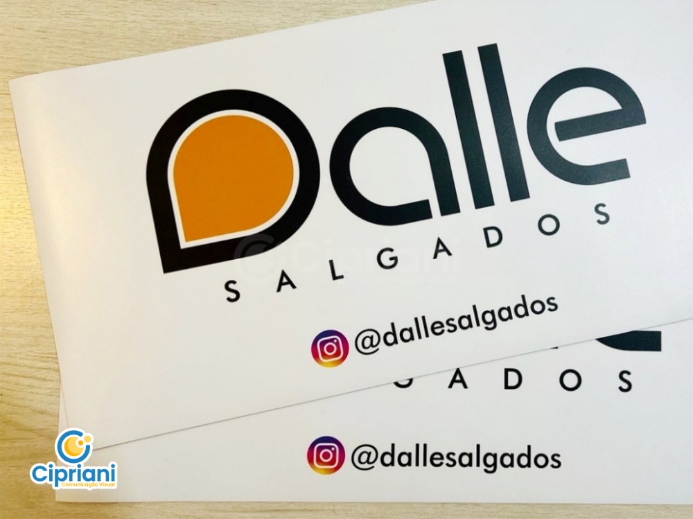 Imãs com Logo Personalizado de Carro em Preto e Laranja 2 Imagem Imãs com Logo Personalizado de Carro em Preto e Laranja 2 Imagem
