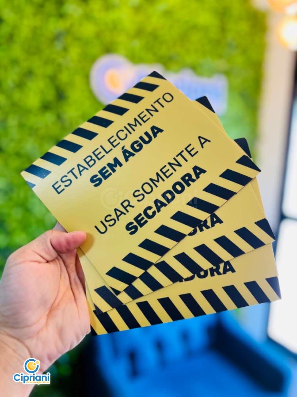 Imãs para Identificação de Fábrica em Amarelo e Preto 1 Imagem Imãs para Identificação de Fábrica em Amarelo e Preto 1 Imagem