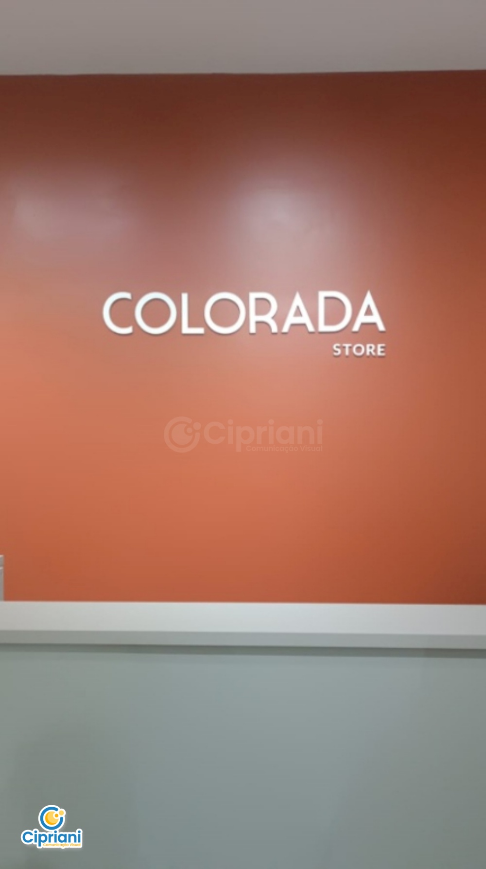 Logotipo PVC para Parede Laranja e Branco, Preço e Prazo 2 Imagem Logotipo PVC para Parede Laranja e Branco, Preço e Prazo 2 Imagem