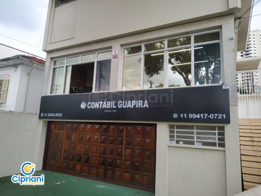Lona com Logo na Fachada em Preto e Branco, Compre Já 2 Imagem Lona com Logo na Fachada em Preto e Branco, Compre Já 2 Imagem