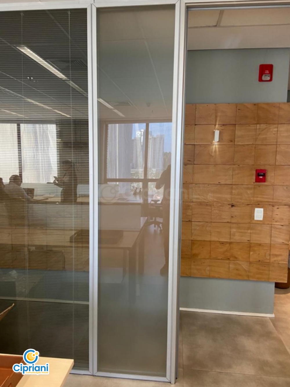 Película Jateada para Divisória de Sala Comercial, Compre Já 2 Imagem Película Jateada para Divisória de Sala Comercial, Compre Já 2 Imagem