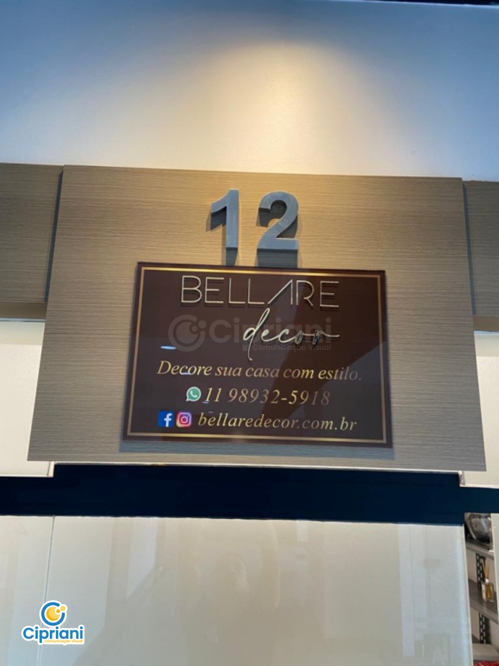 Placa de Acrílico com Relevo Dourado e Marrom, Preço e Prazo 1 Imagem Placa de Acrílico com Relevo Dourado e Marrom, Preço e Prazo 1 Imagem