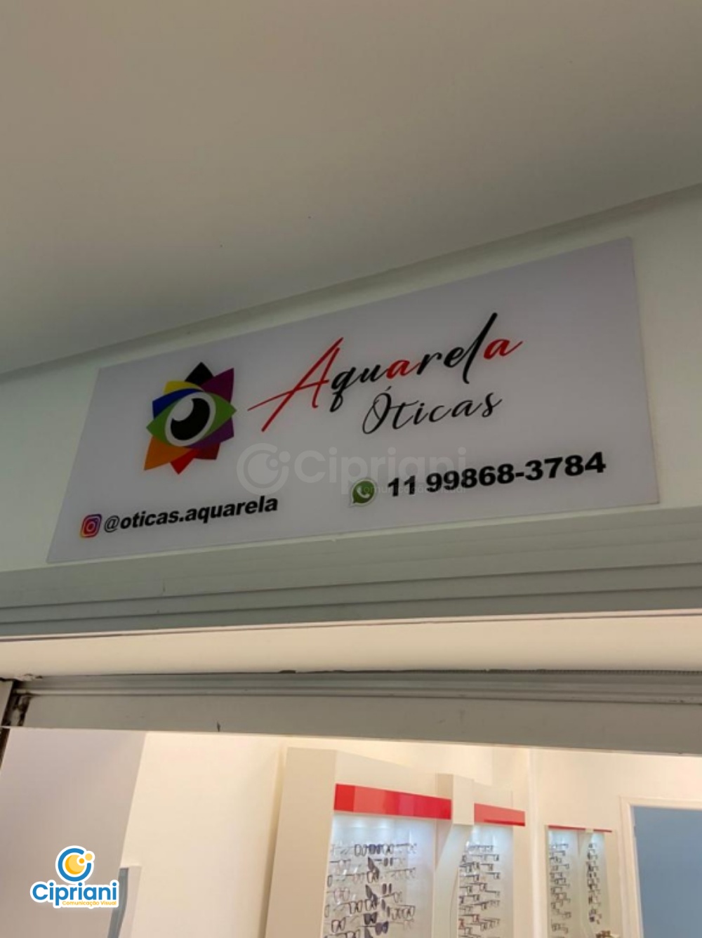 Placa de Acrílico Fachada Colorido e Branco, Saiba Mais 1 Imagem Placa de Acrílico Fachada Colorido e Branco, Saiba Mais 1 Imagem