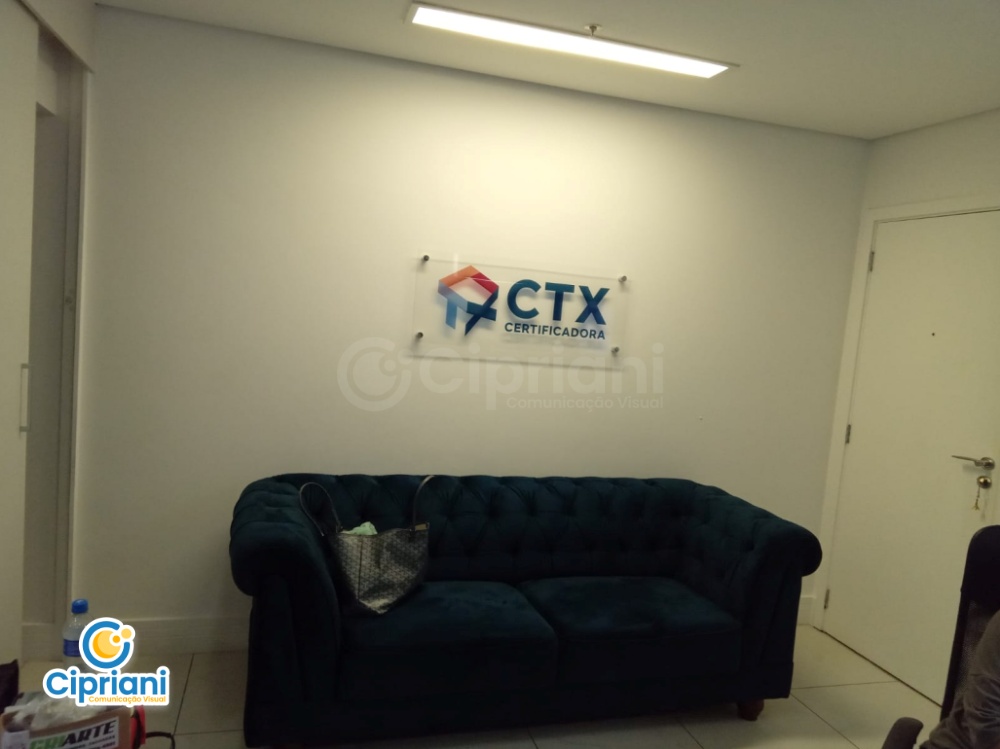 Placa de Acrílico Personalizada Azul e Colorido, Saiba Mais 1 Imagem Placa de Acrílico Personalizada Azul e Colorido, Saiba Mais 1 Imagem