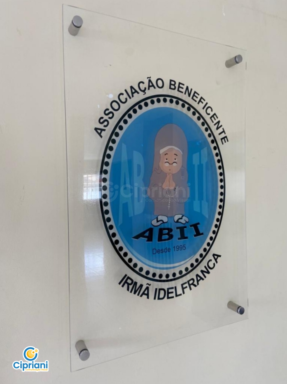 Placa de Acrílico Transparente Azul e Preto, Conheça 1 Imagem Placa de Acrílico Transparente Azul e Preto, Conheça 1 Imagem