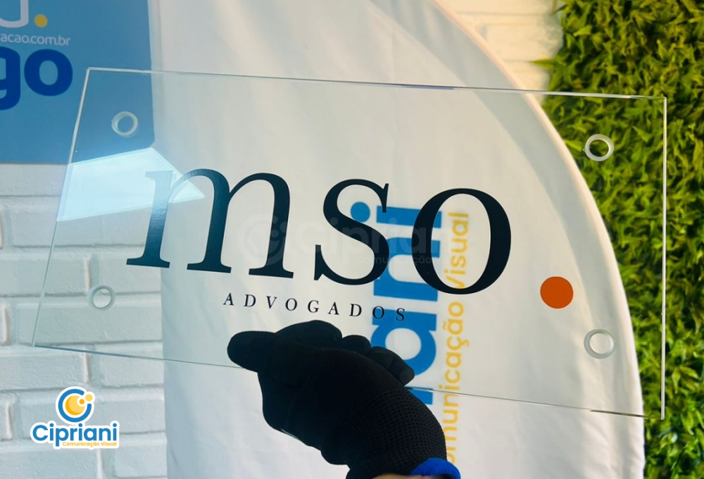 Placa de Vidro com Logotipo Azul e Transparente, Conheça 1 Imagem Placa de Vidro com Logotipo Azul e Transparente, Conheça 1 Imagem