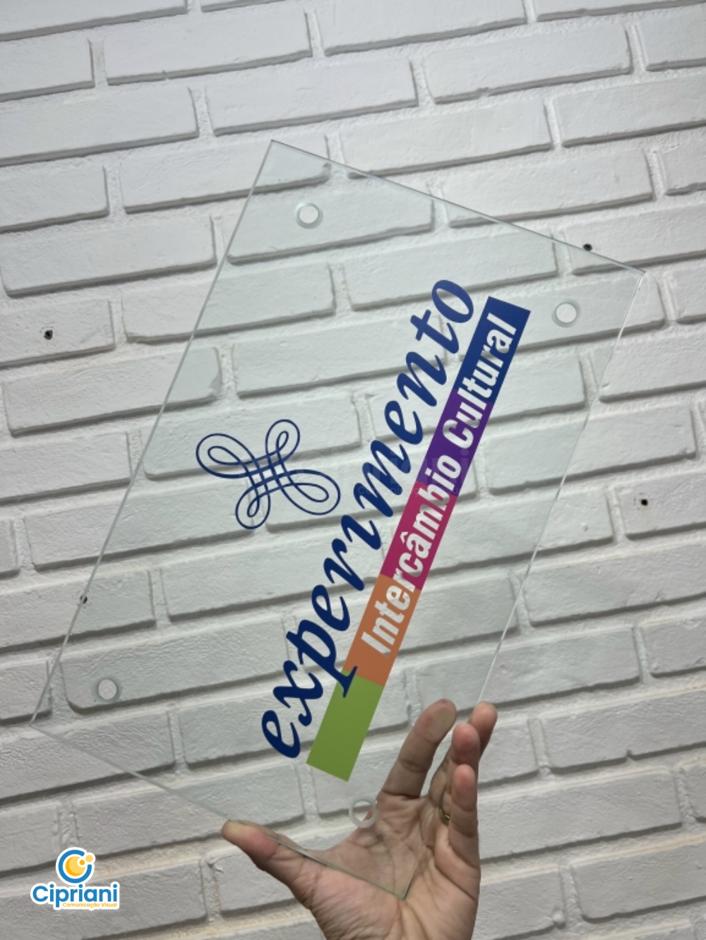 Placa de Vidro Logo Vazado Azul e Colorido, Cote Já 2 Imagem Placa de Vidro Logo Vazado Azul e Colorido, Cote Já 2 Imagem