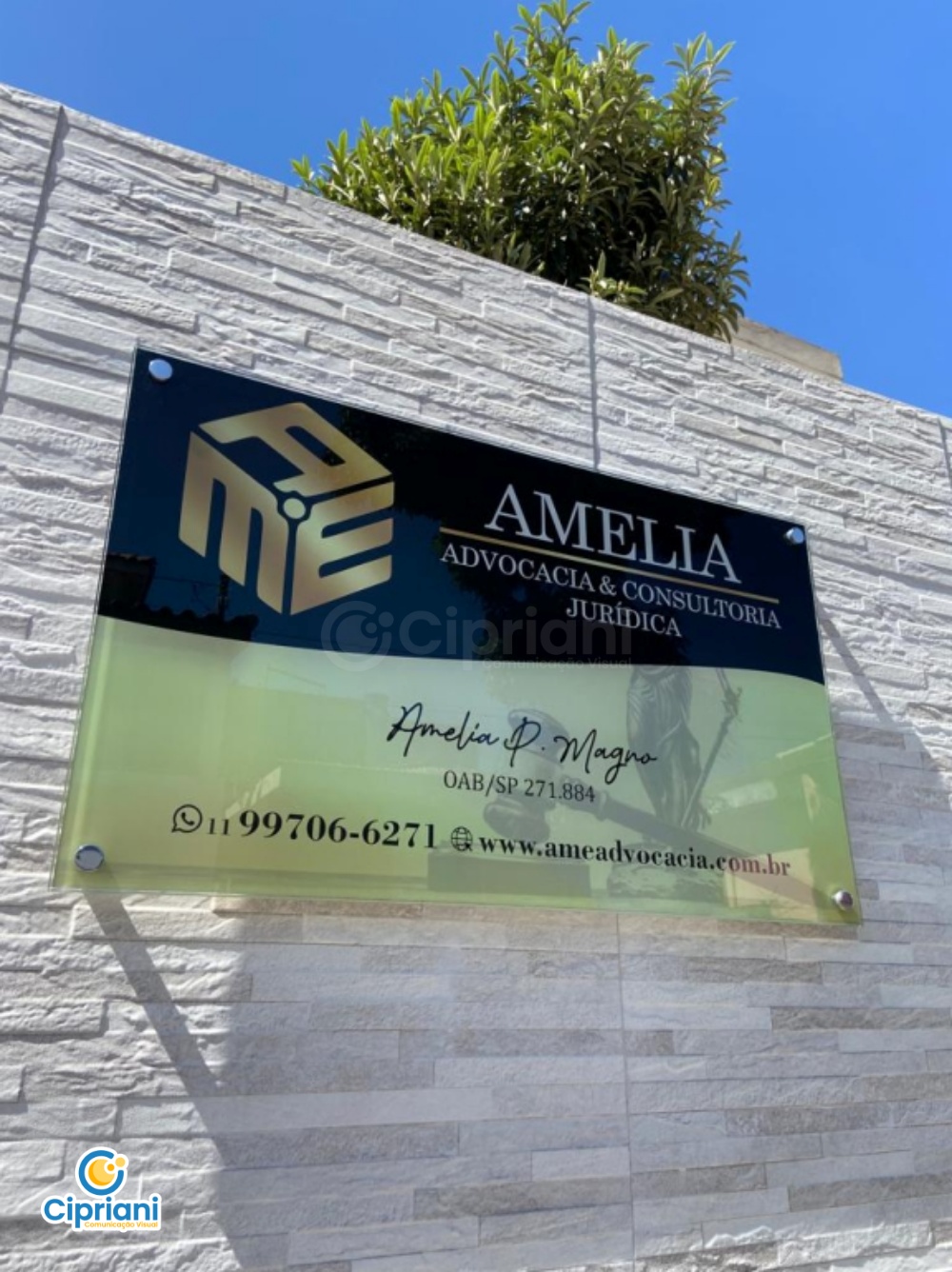 Placa de Vidro para Empresa Dourado e Preto, Veja Mais 1 Imagem Placa de Vidro para Empresa Dourado e Preto, Veja Mais 1 Imagem