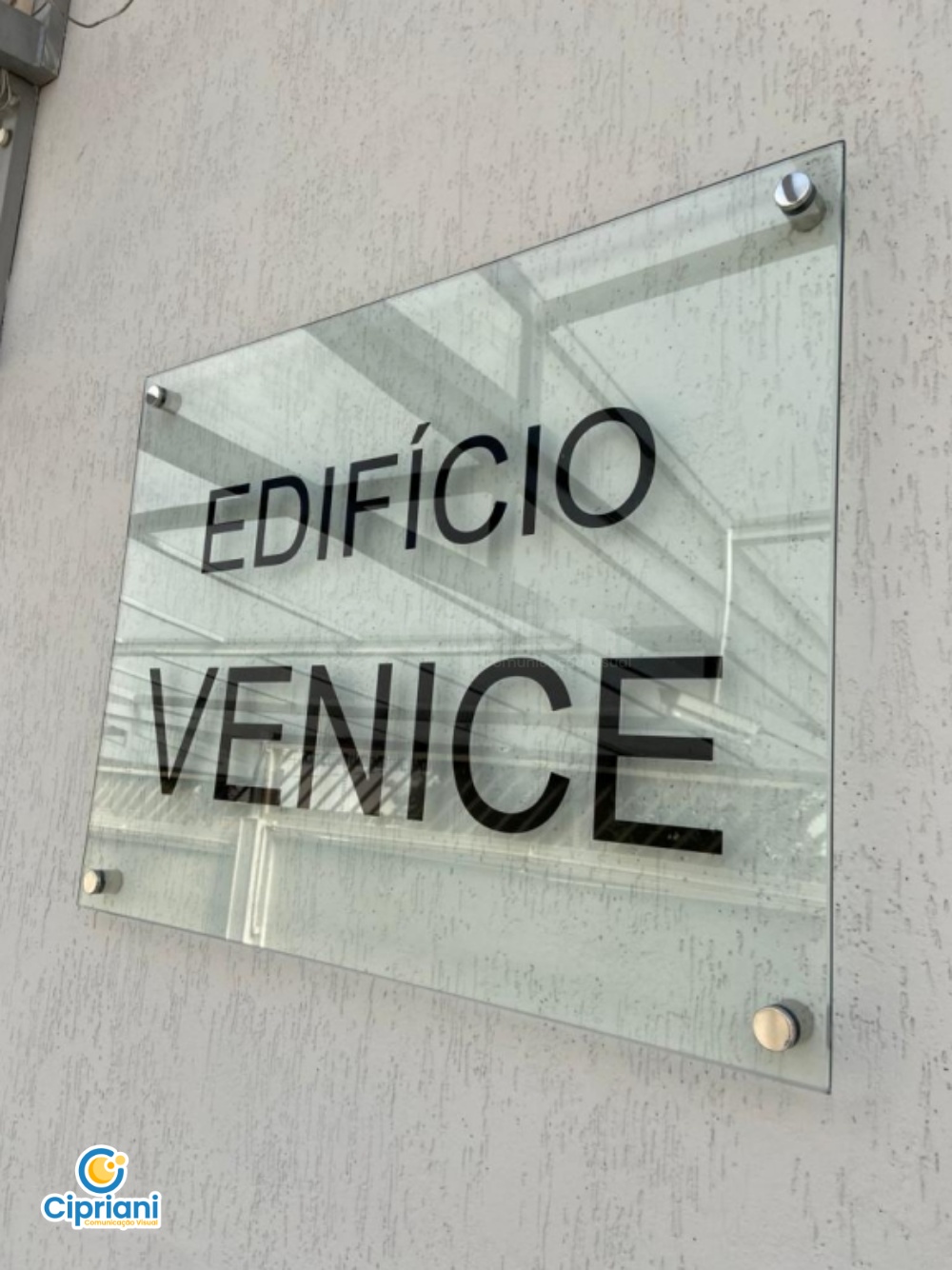 Placa de Vidro para Prédios Preto e Transparente, Saiba Mais 2 Imagem Placa de Vidro para Prédios Preto e Transparente, Saiba Mais 2 Imagem