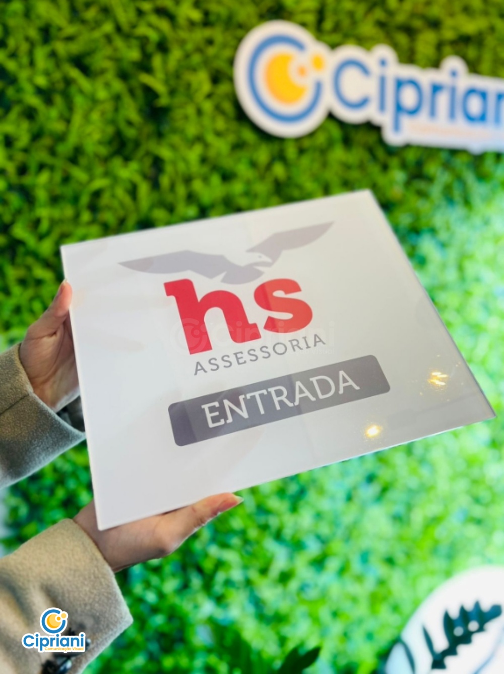 Placas Acrílico 5mm com Impressão Vermelho e Branco 2 Imagem Placas Acrílico 5mm com Impressão Vermelho e Branco 2 Imagem