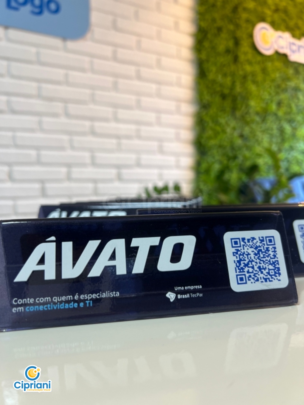 Placas Acrílico de Mesa em UV Preto e Branco, Saiba Mais 2 Imagem Placas Acrílico de Mesa em UV Preto e Branco, Saiba Mais 2 Imagem