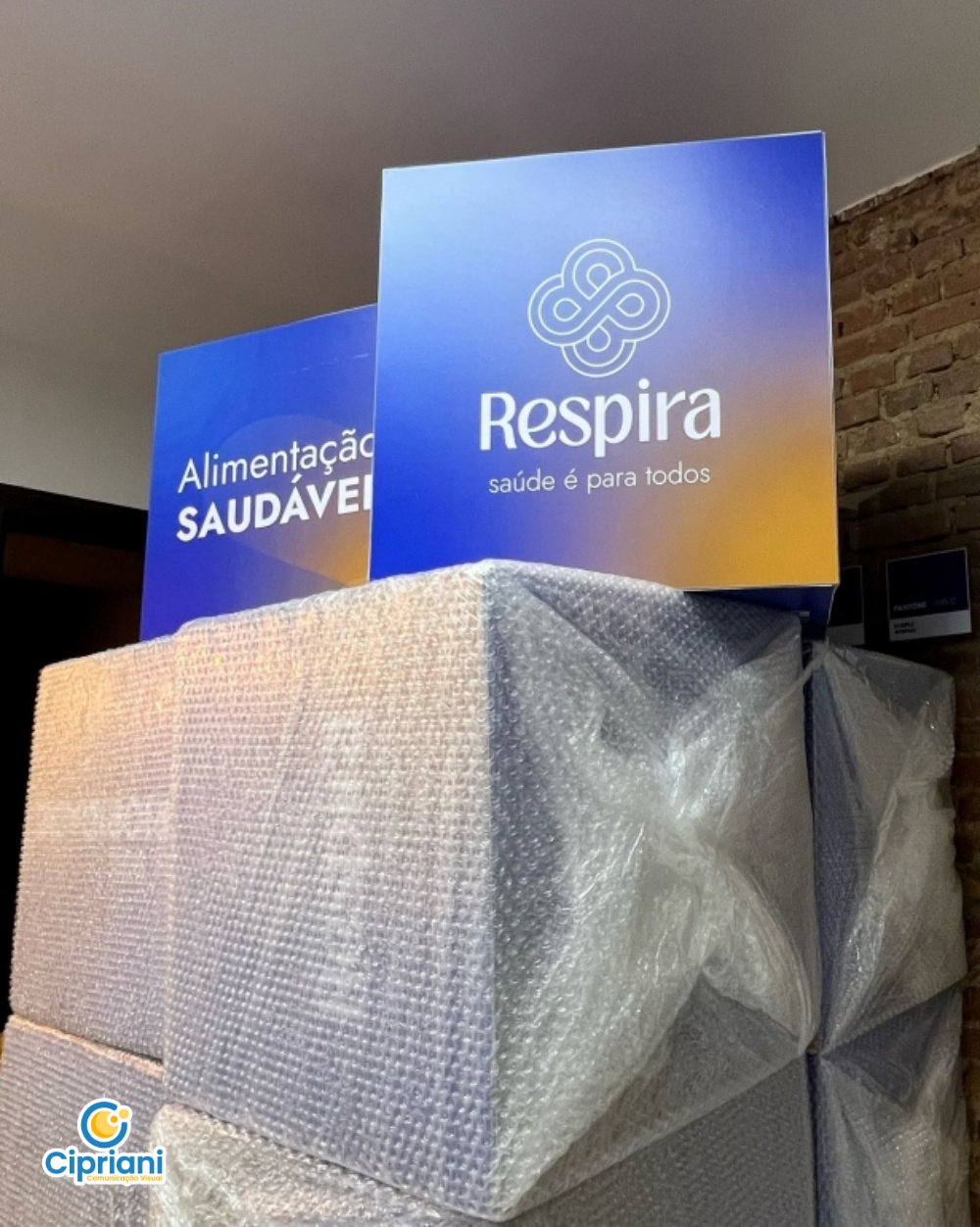 Placas Cubos para Eventos Azul e Branco, Orçamento 3 Imagem Placas Cubos para Eventos Azul e Branco, Orçamento 3 Imagem