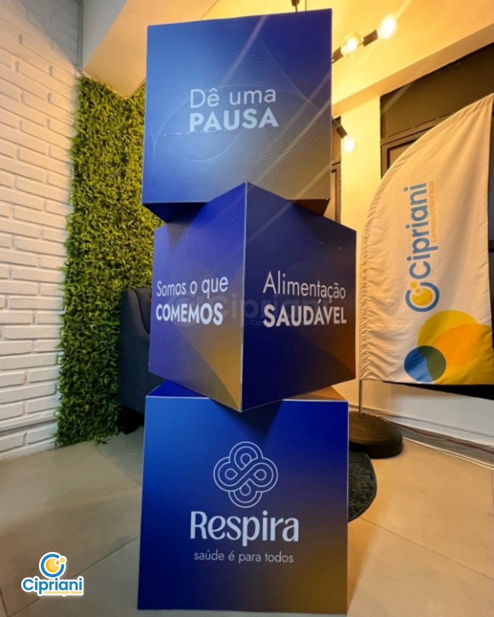 Placas Cubos para Eventos Azul e Branco, Orçamento 5 Imagem Placas Cubos para Eventos Azul e Branco, Orçamento 5 Imagem